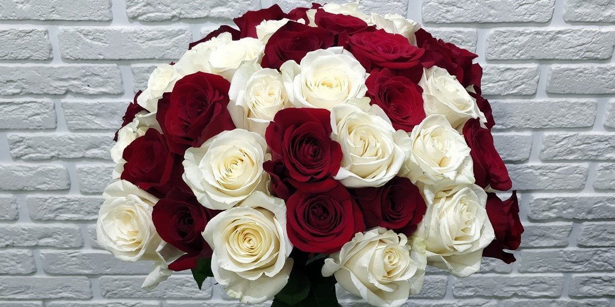 Когда и кому уместно подарить букет из красных роз — Читайте в блоге«Городской Базы Цветов»