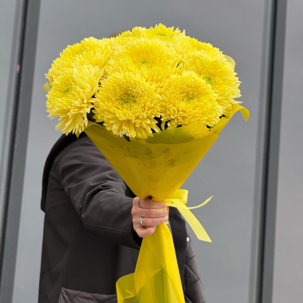 Букет из 9 жёлтых хризантем