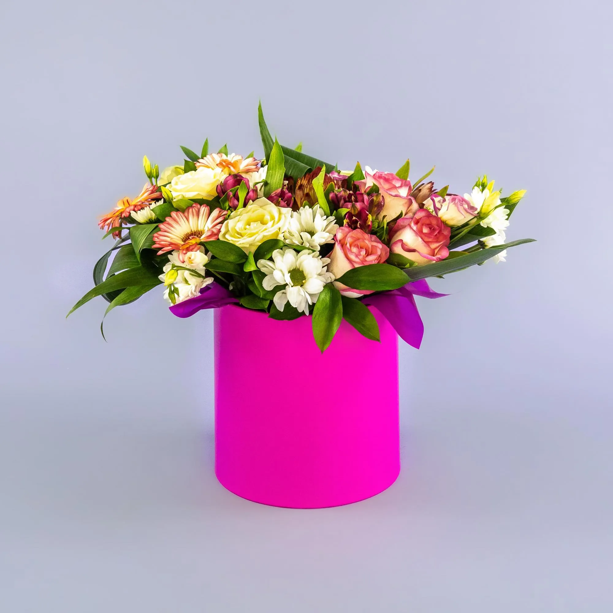 Розы, герберы, протеи в коробке