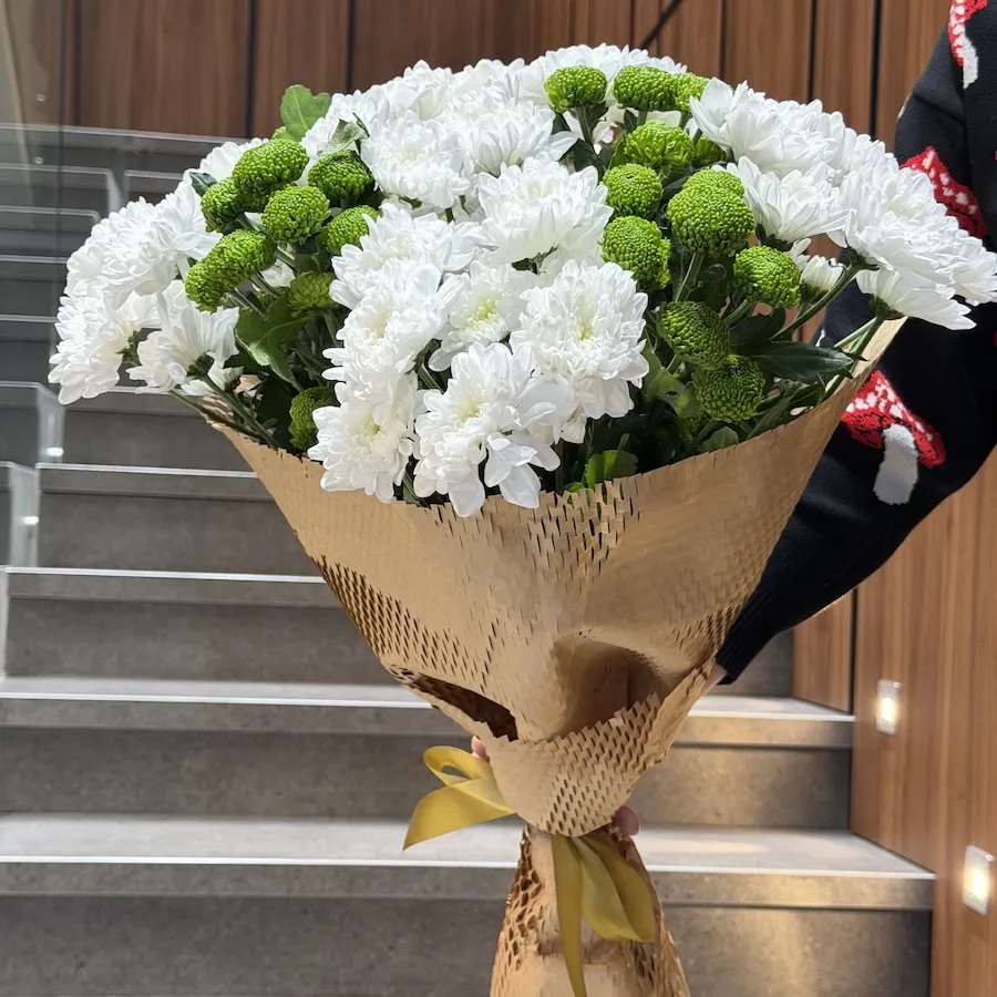 Букет из кустовых хризантем