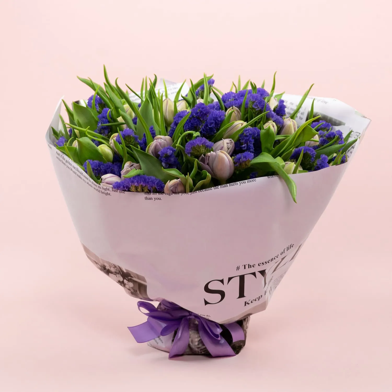 Букет из 49 тюльпанов и статицы