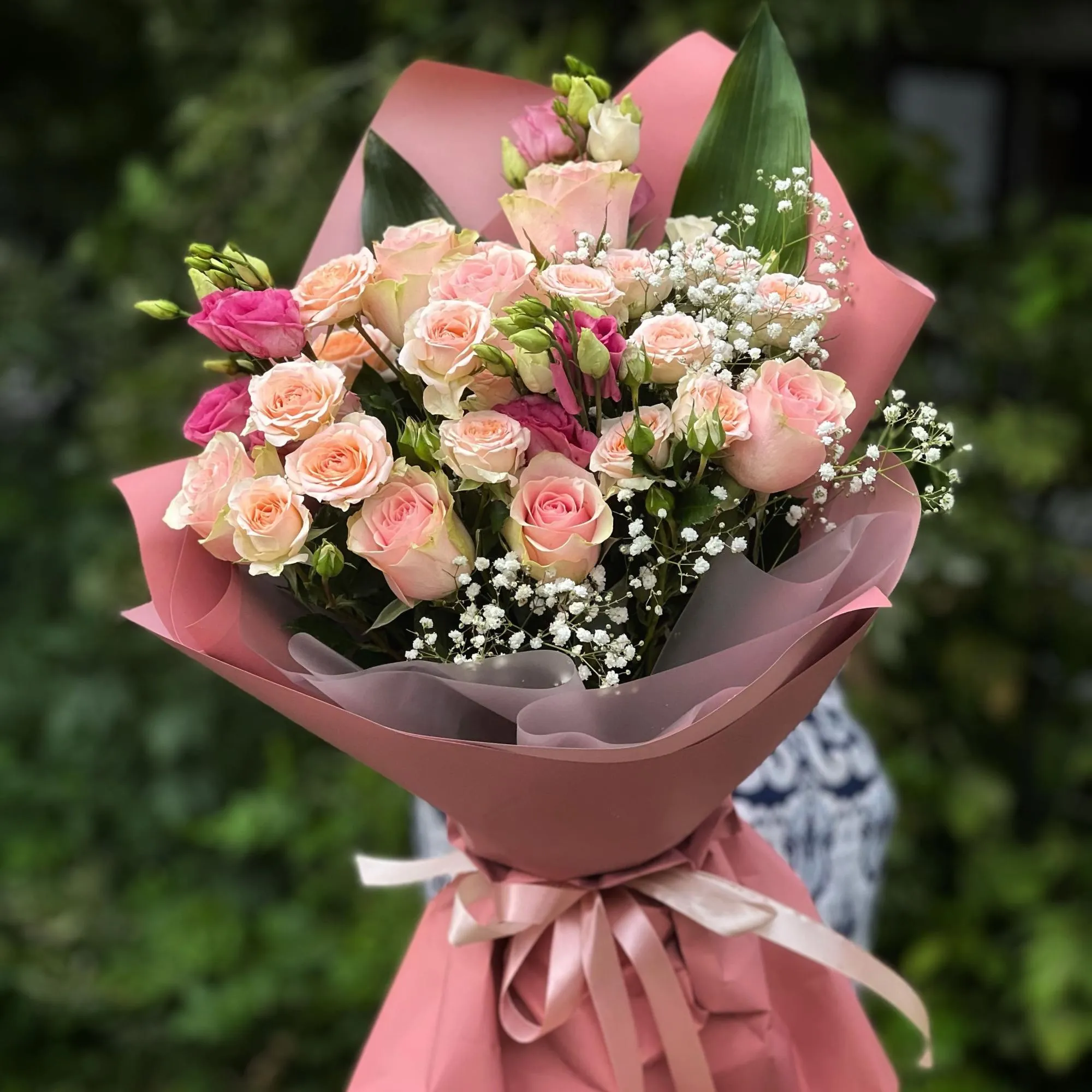 Букет из роз и эустом микс (50 см)