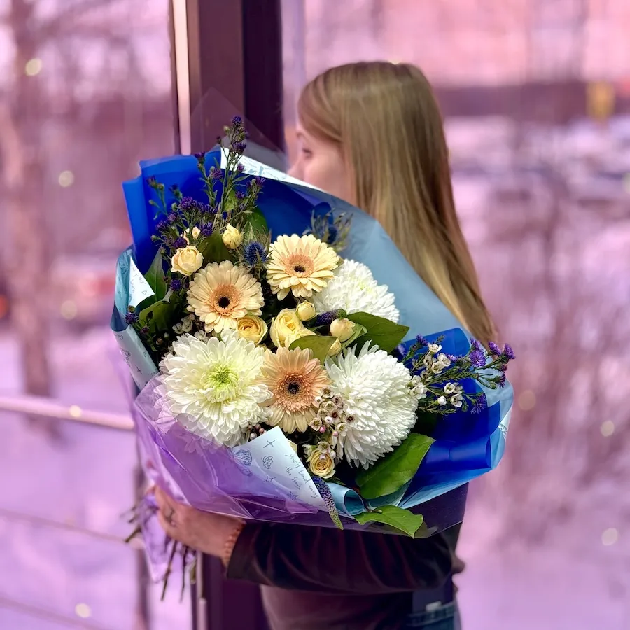 Букет из гербер, вероник и астер огромный