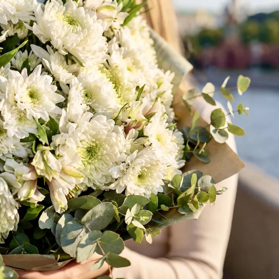 Букет из хризантем микс и альстромерий