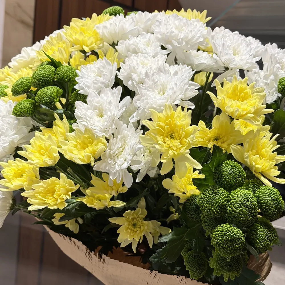 Букет из кустовых хризантем