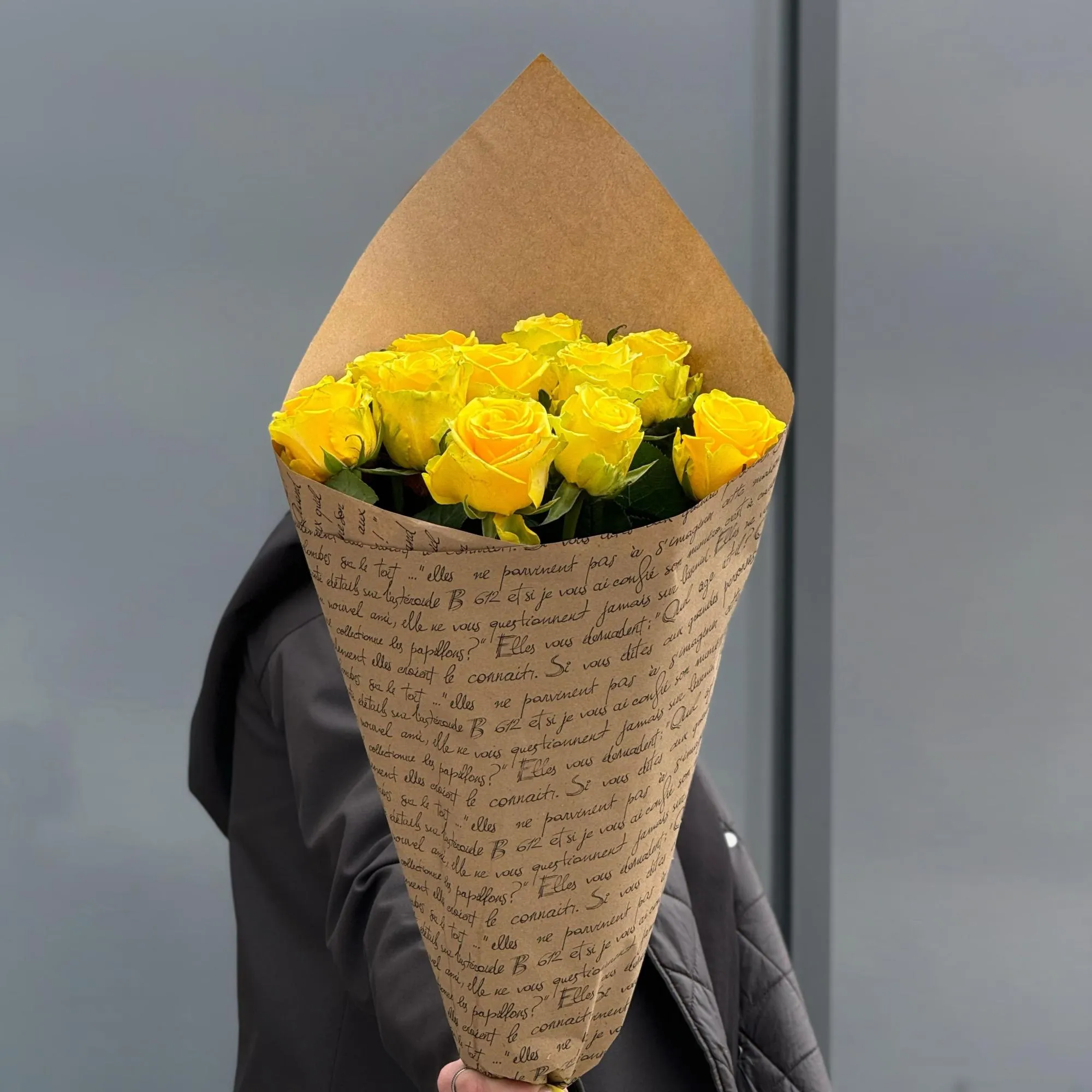 Букет из 11 жёлтых роз (60 см)