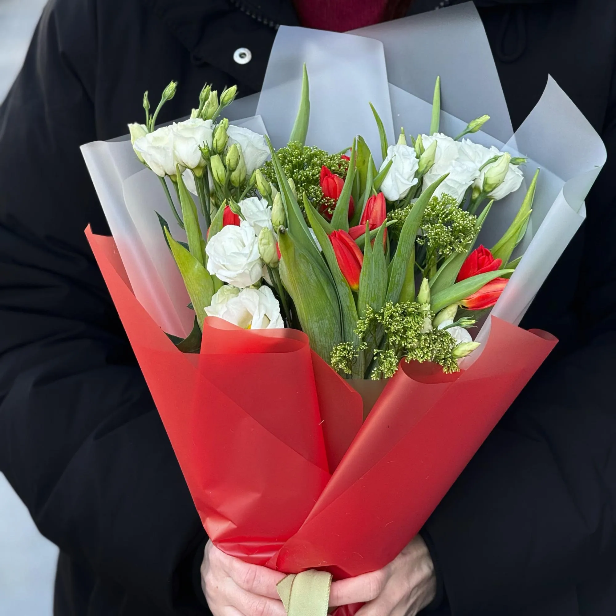 Большой букет из тюльпан и трахелиума