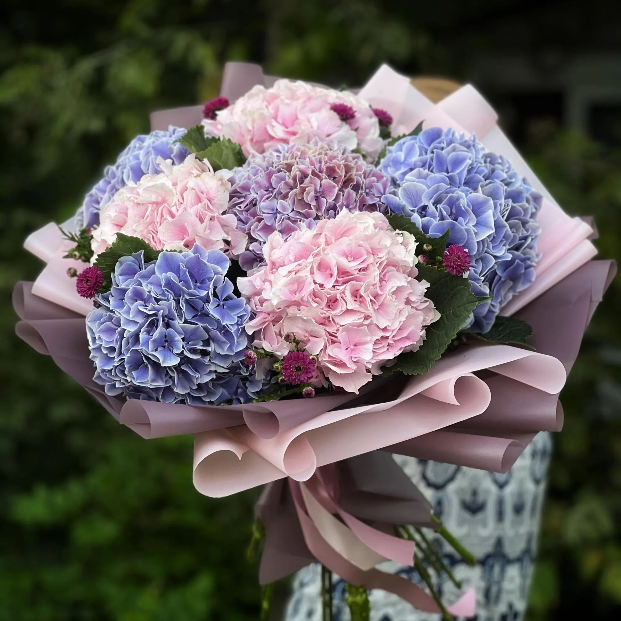 Букет из гортензии и астер