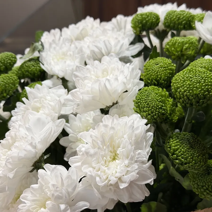 Букет из кустовых хризантем