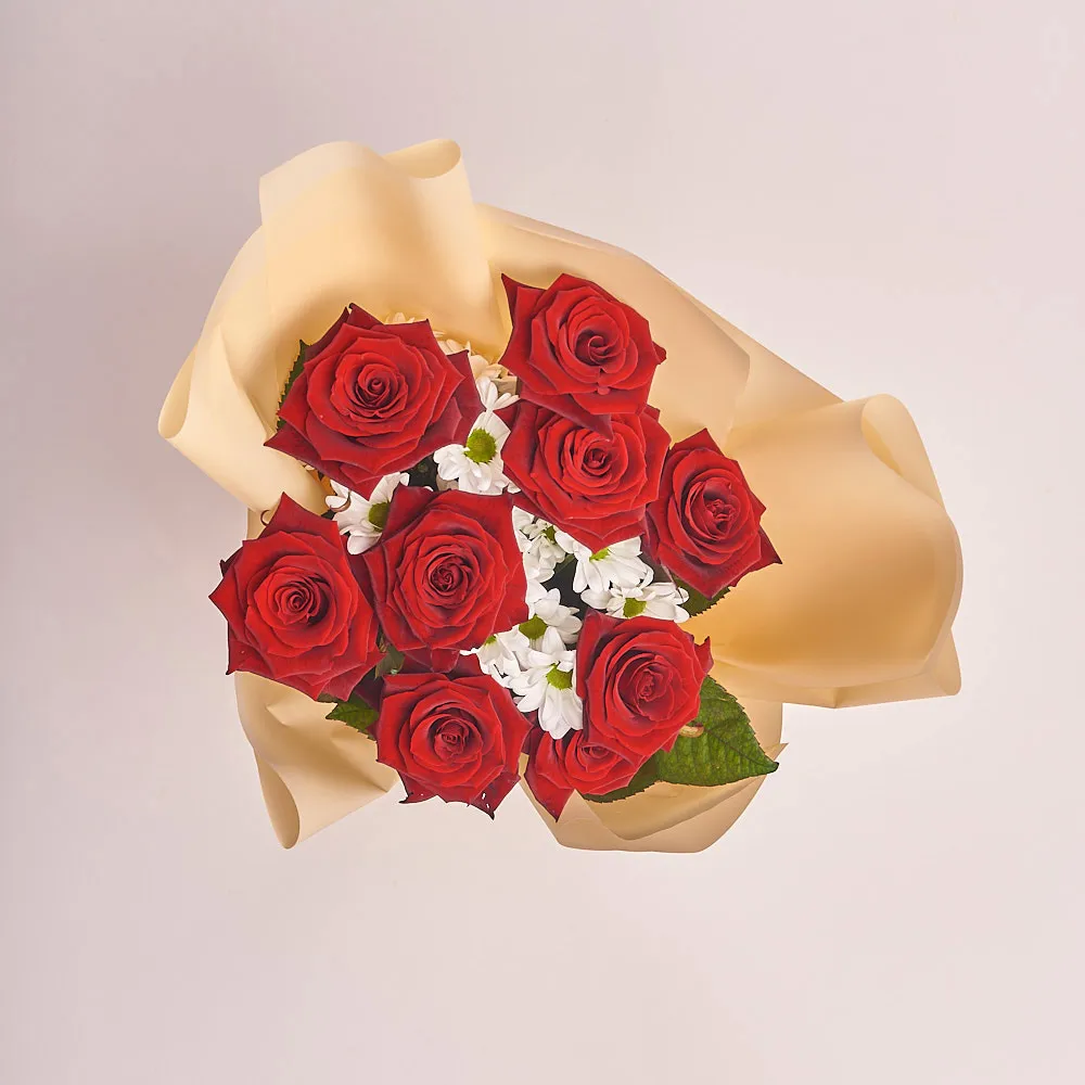 Букет 9 Красных Роз и Хризантема (60 см)
