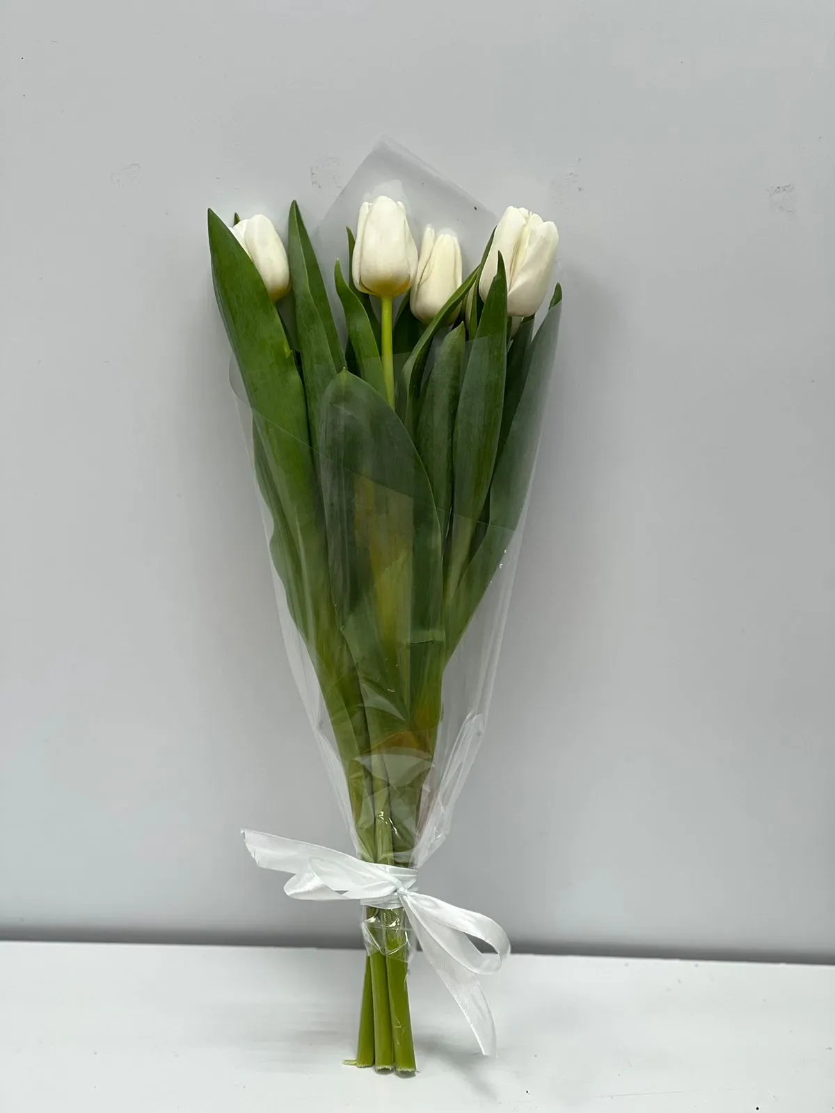 3 белых тюльпанов (10 букетов)