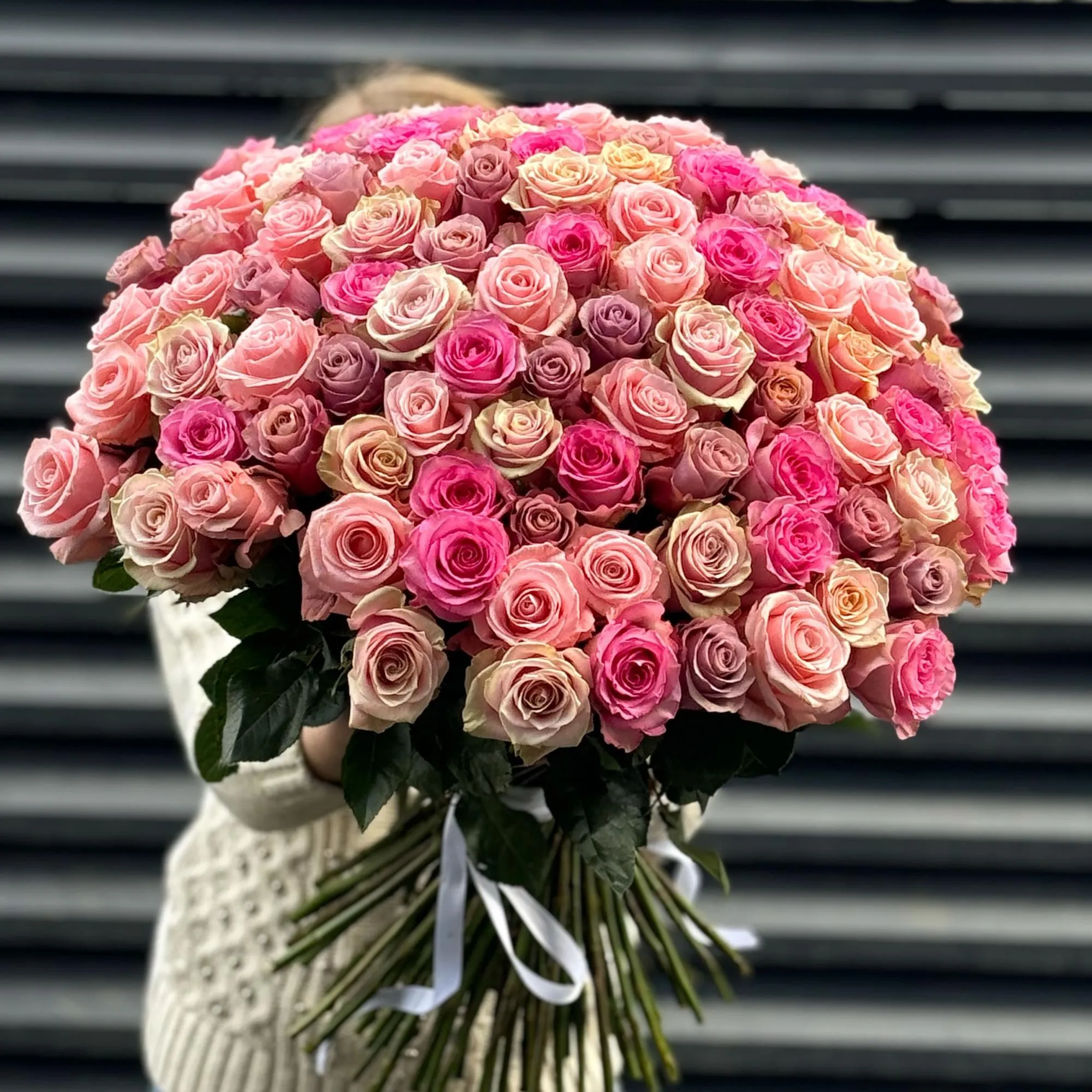 Букет 301 розовый микс роз эквадор (70см)