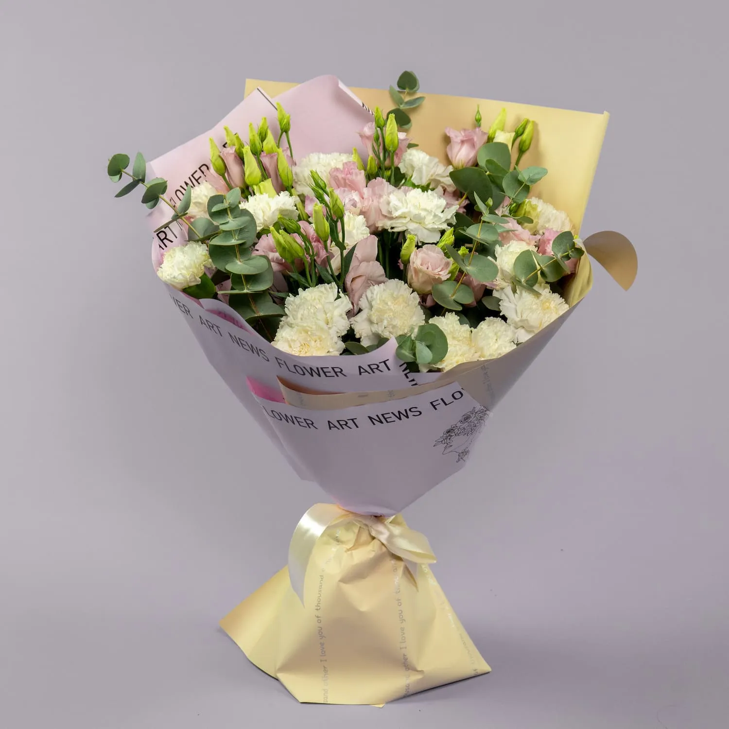 Букет из гвоздик и эустом