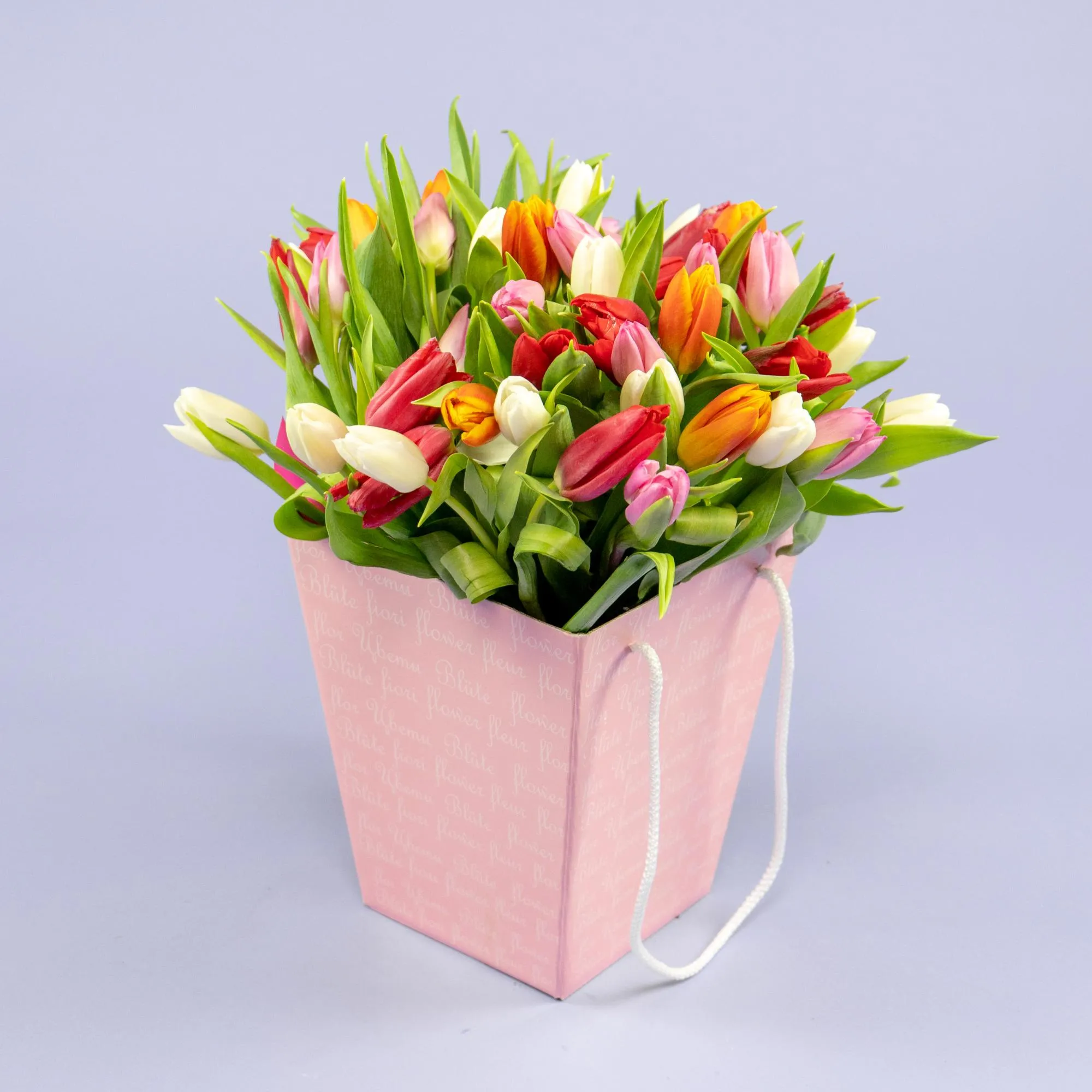 51 тюльпана в коробке