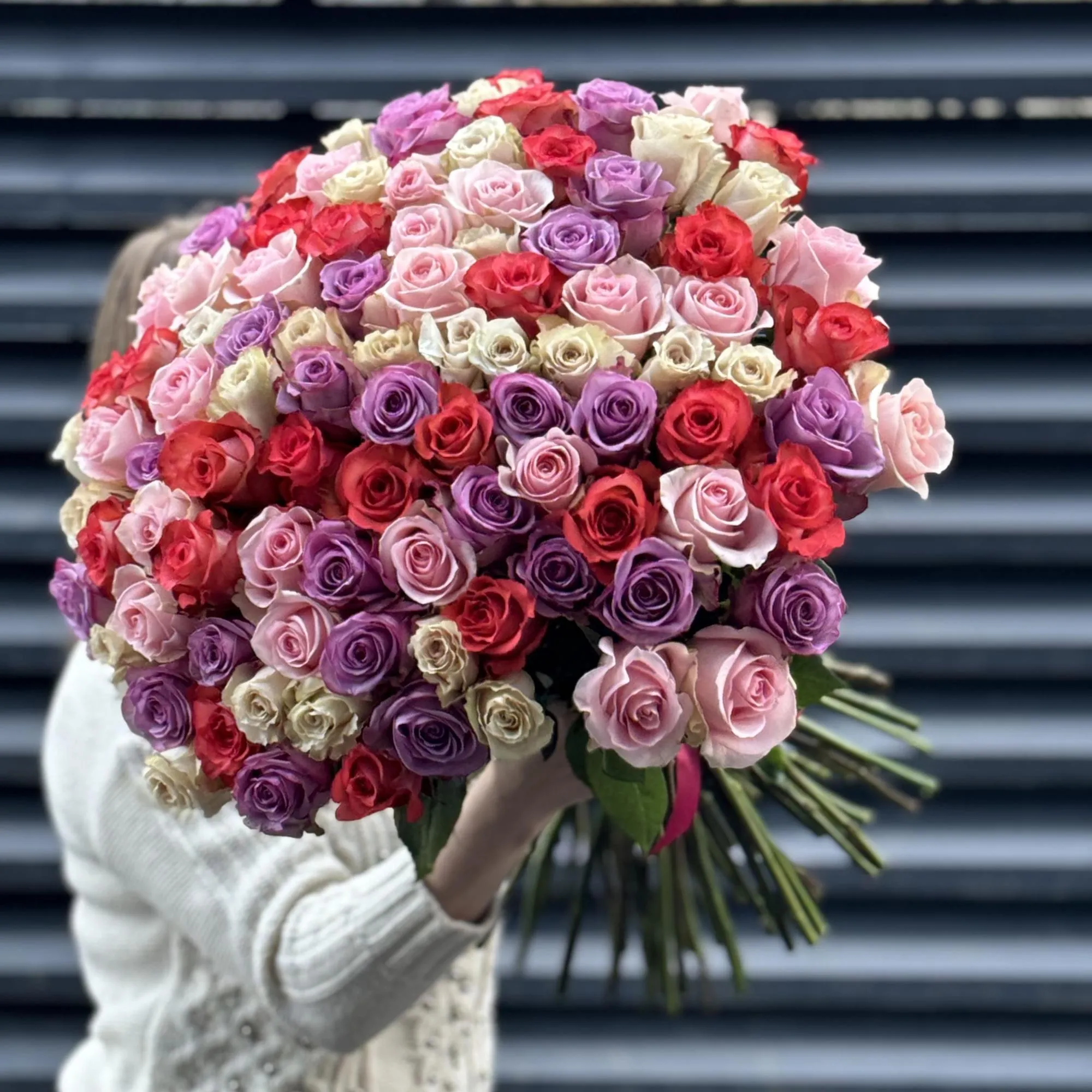 Букет 301 нежный микс роз эквадор (70см)