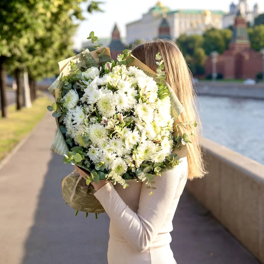 Букет из хризантем микс и альстромерий