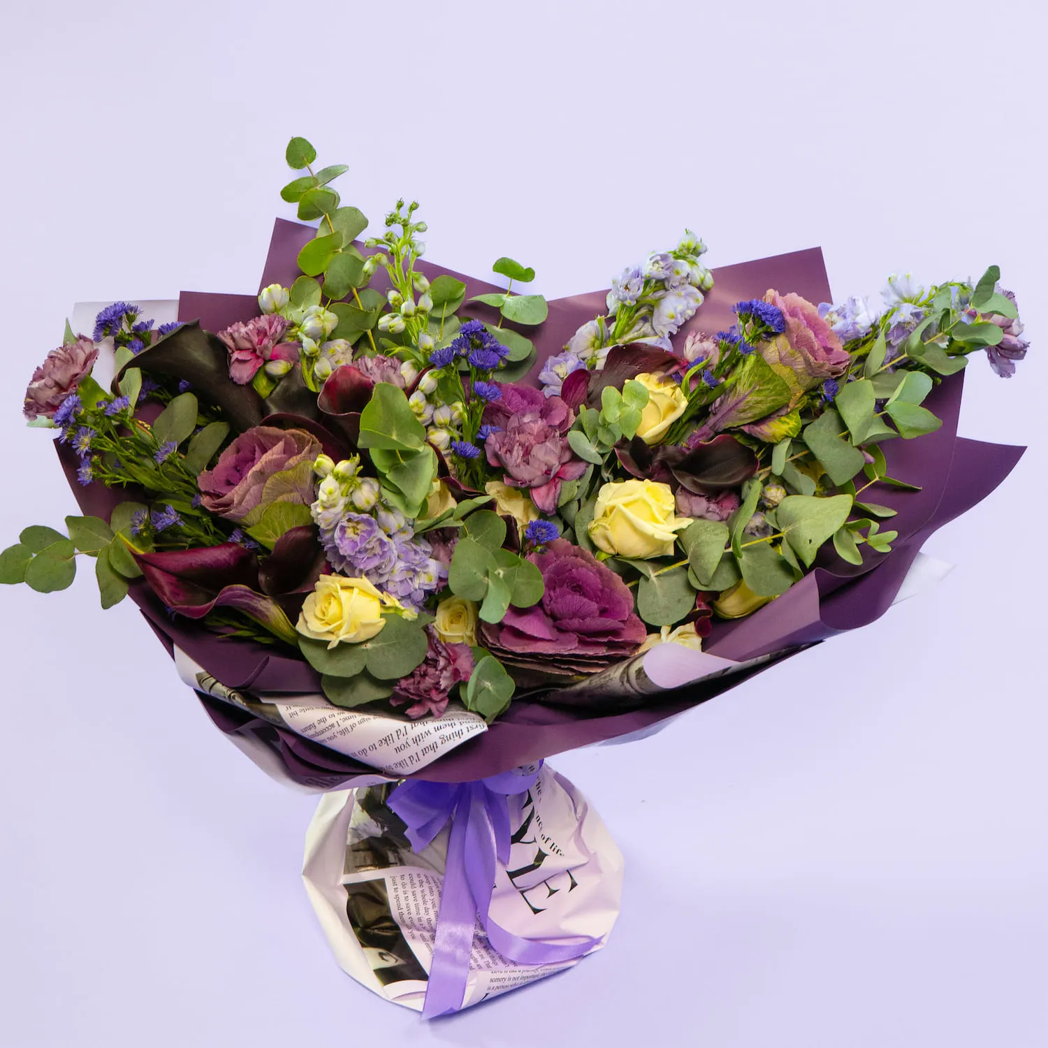 Букет из роз, калл и брассики