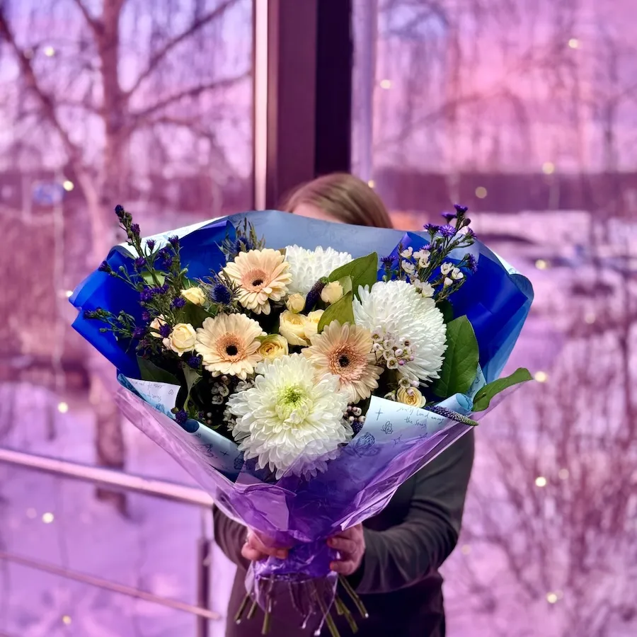 Букет из гербер, вероник и астер огромный