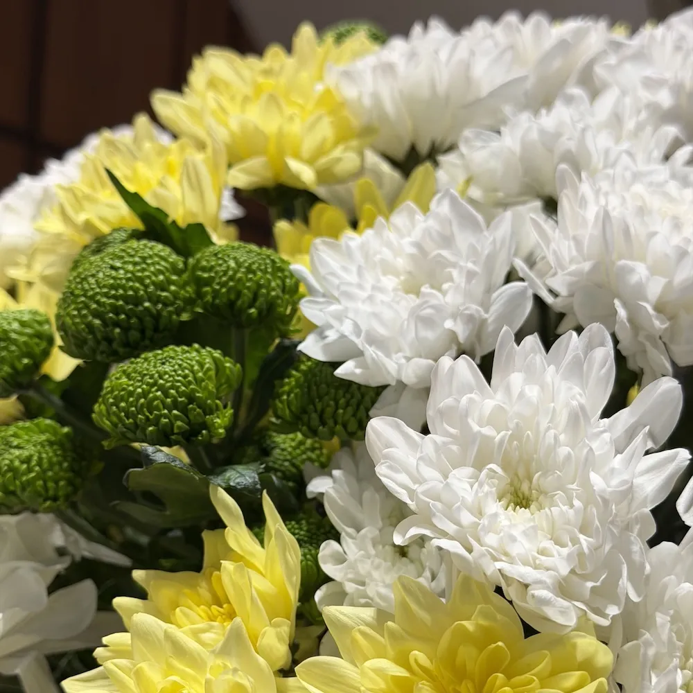 Букет из кустовых хризантем