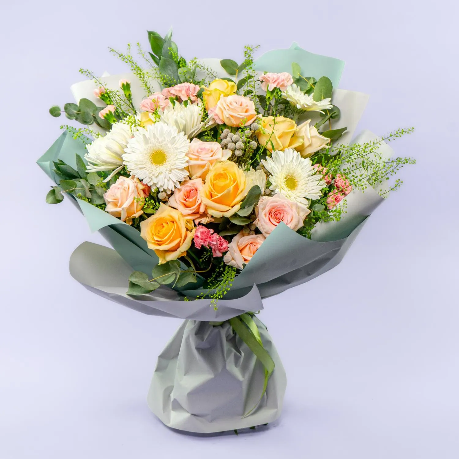 Букет из роз микс, гербер и гвоздик