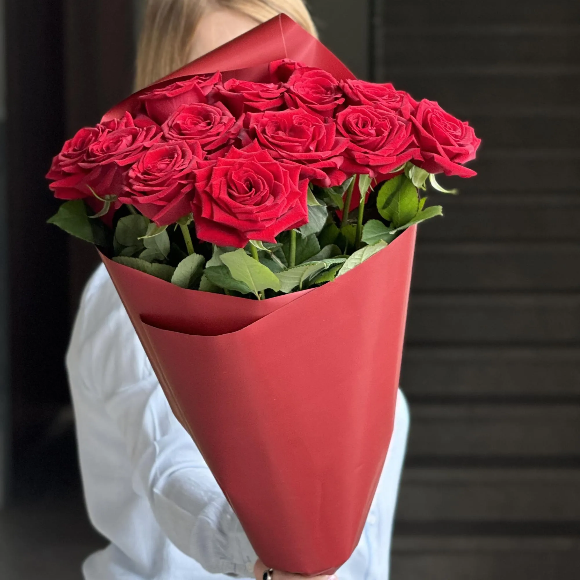 Букет из 13 красных роз (70 см)