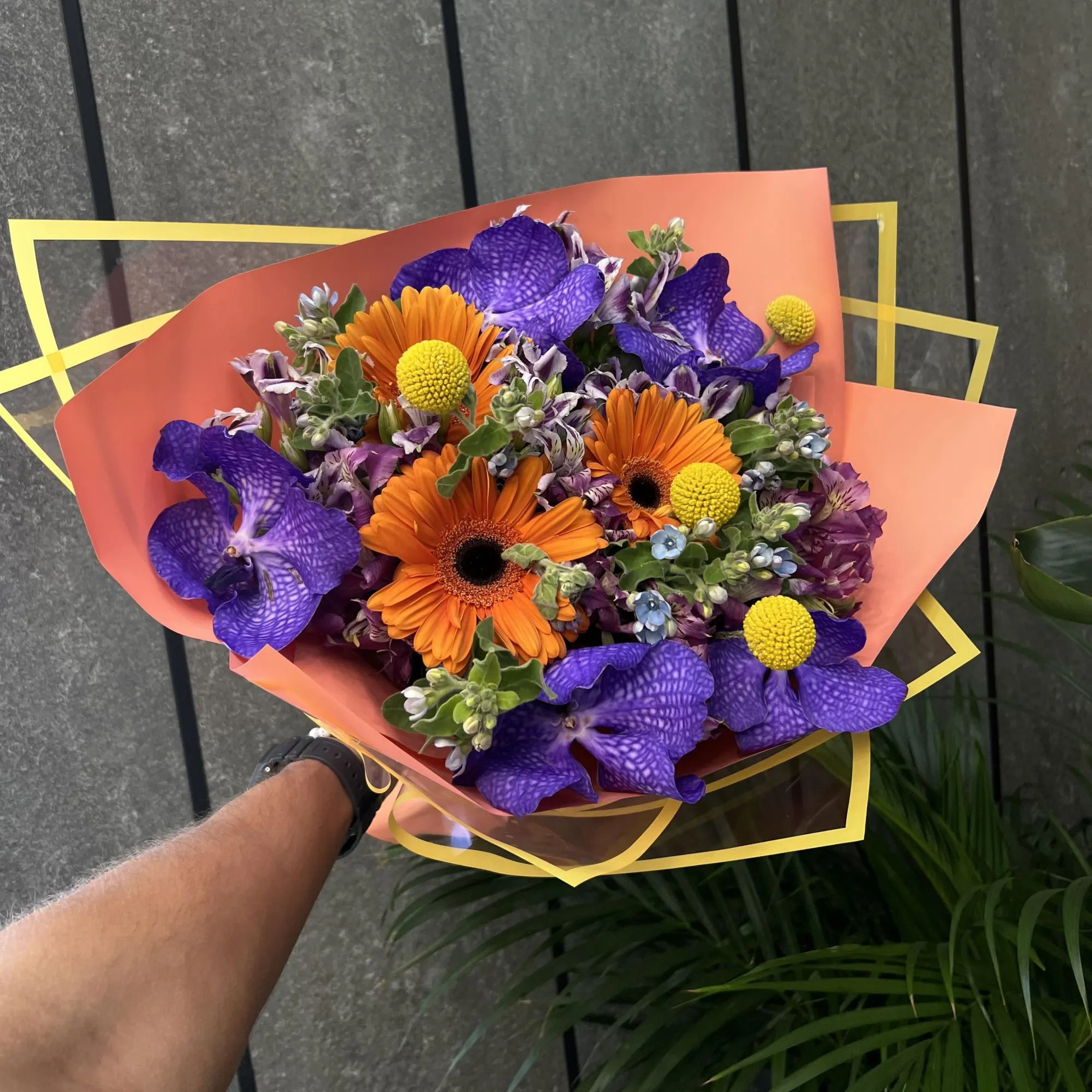 Букет из альстромерий, и гербер