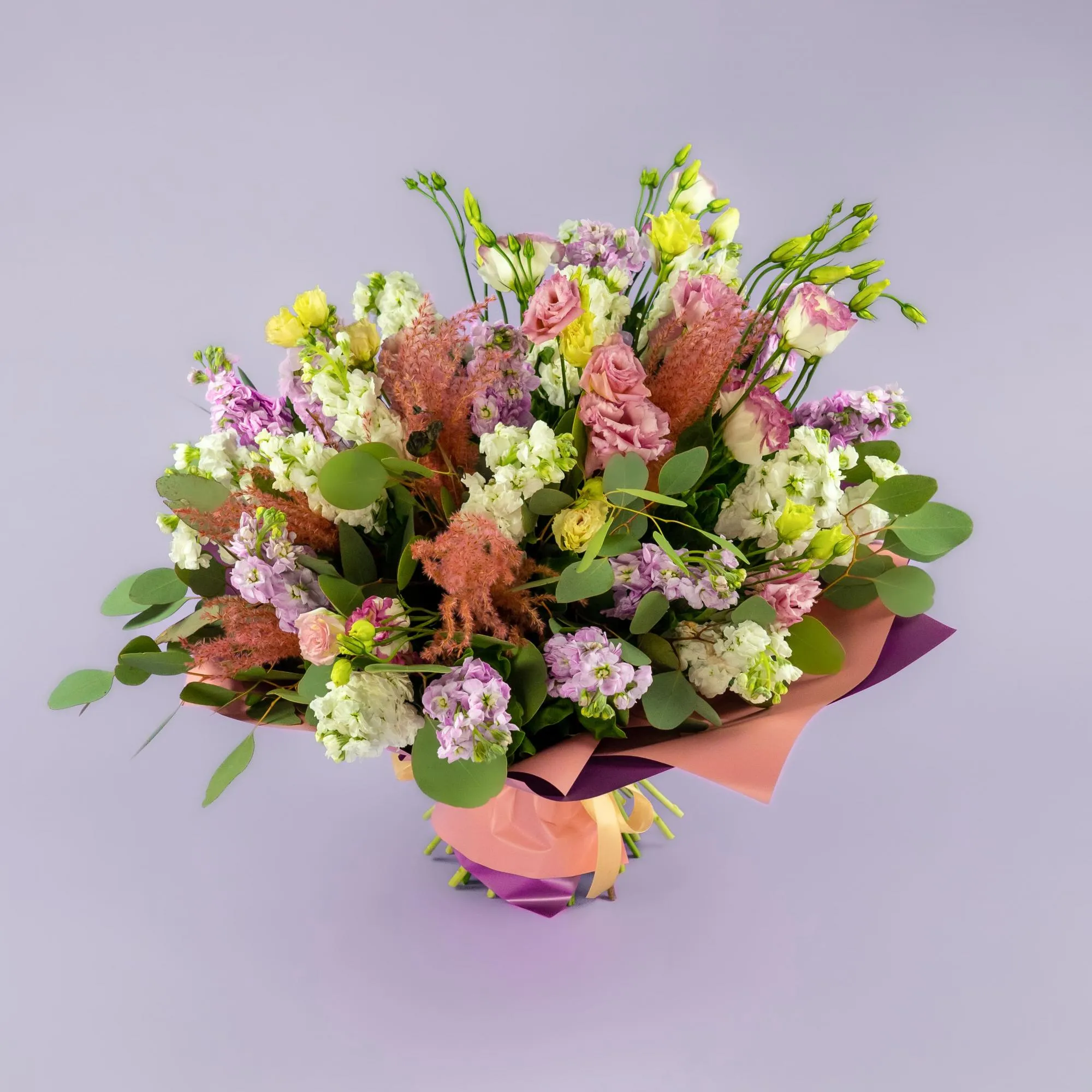 Букет из маттиол и эустом