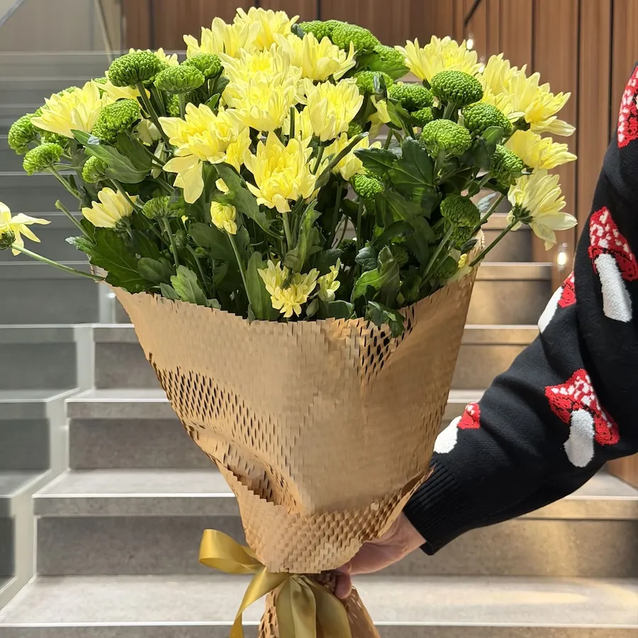 Букет из кустовых хризантем