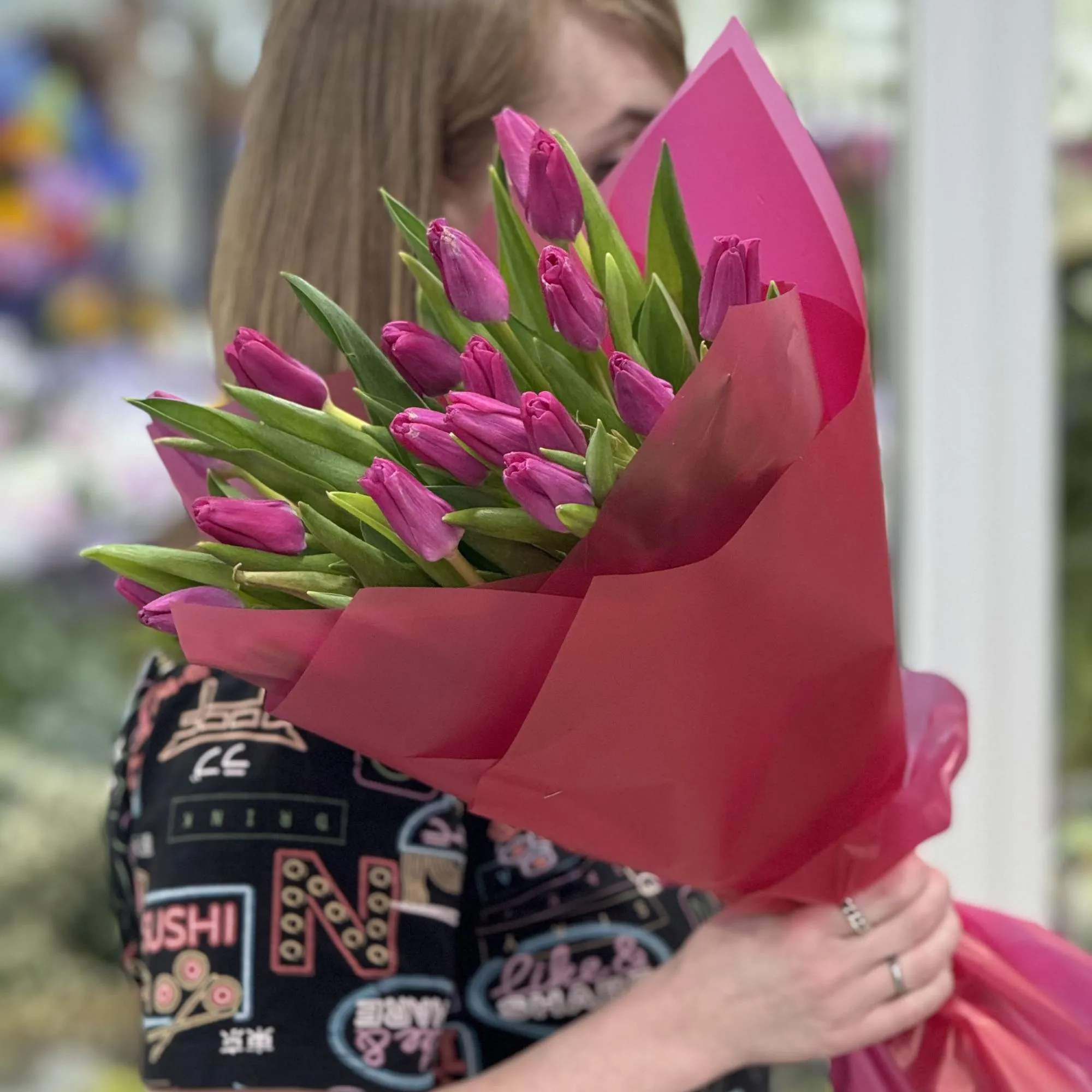 51 красный тюльпан