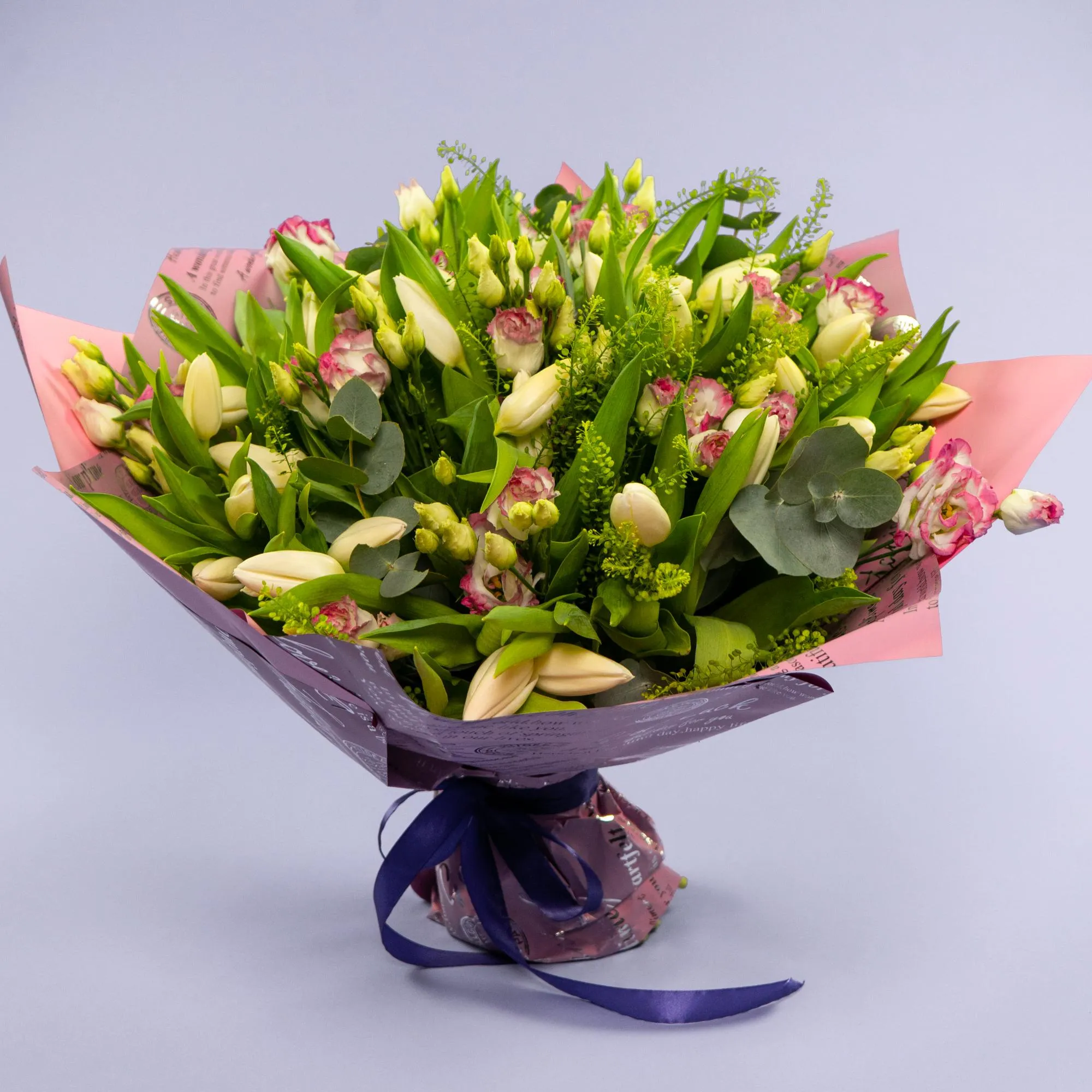 Букет из 45 тюльпанов и эустом