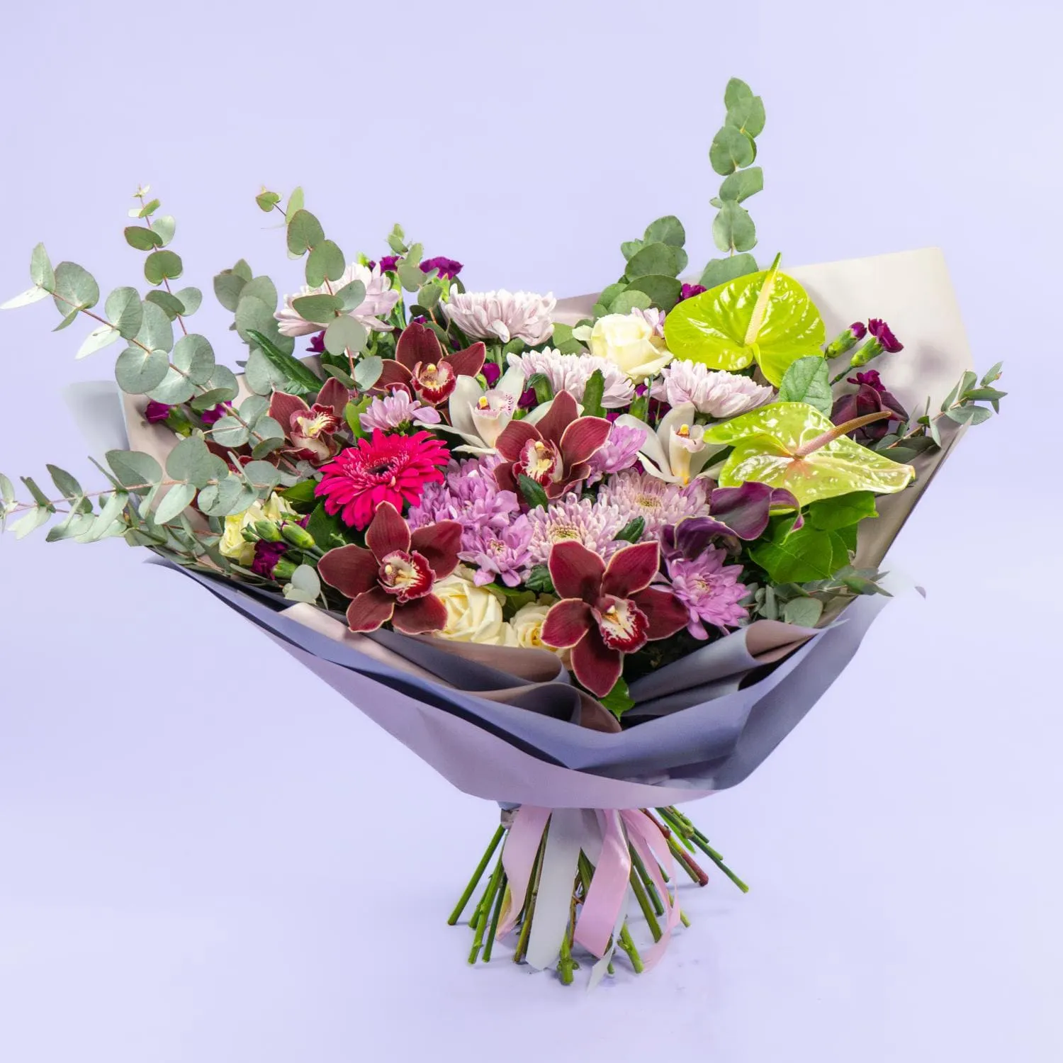 Букет из орхидей и хризантем микс