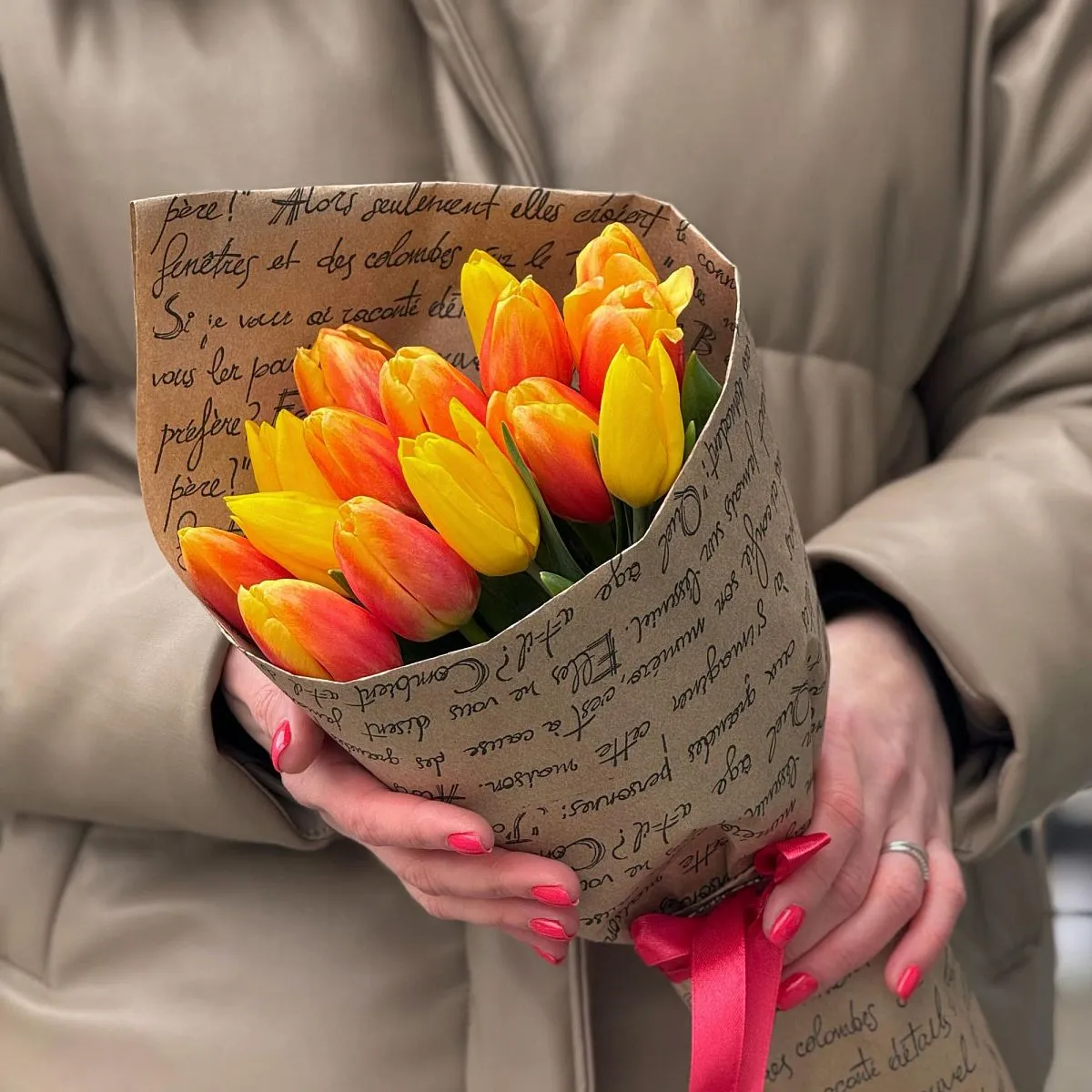 Букет из 15 оранжевых тюльпановфото №1 Букет из 15 оранжевых тюльпанов