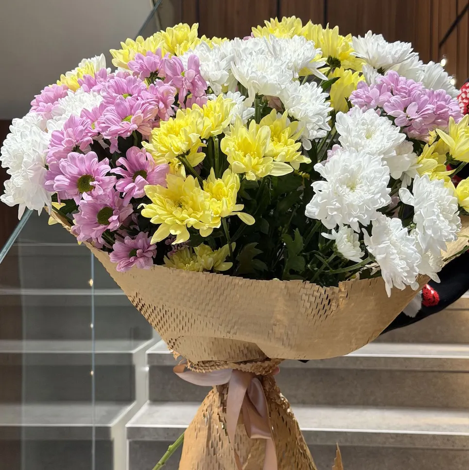 Букет из кустовых хризантем