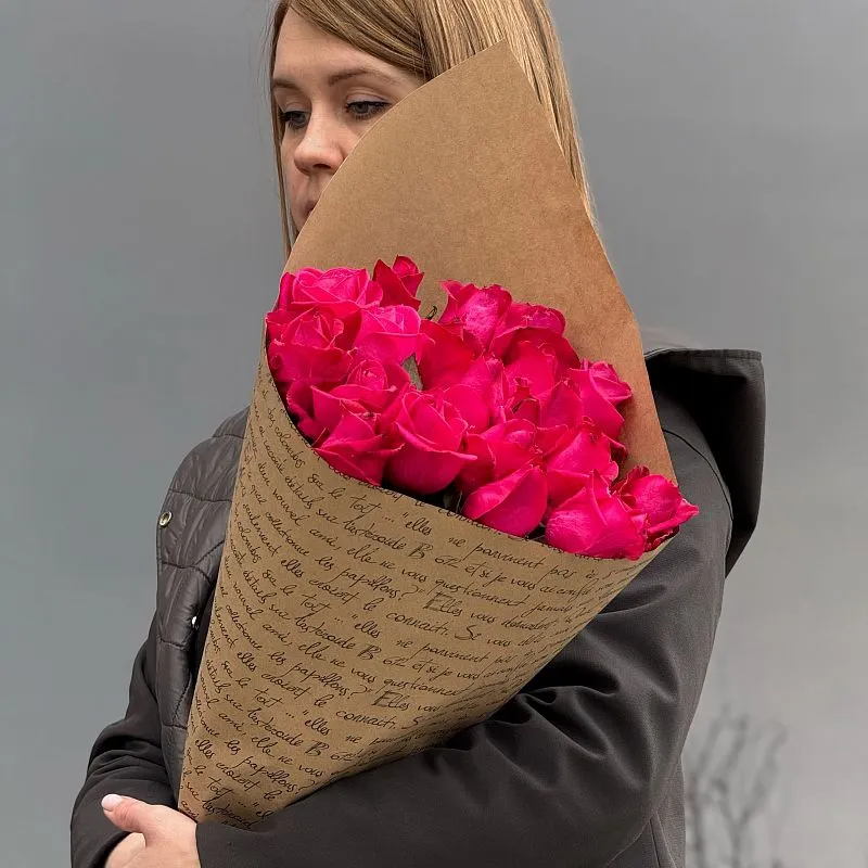 Букет из 19 малиновых роз (60 см)