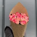 Букет из 17 розово-белых роз 60 см «Розовый шёпот»
