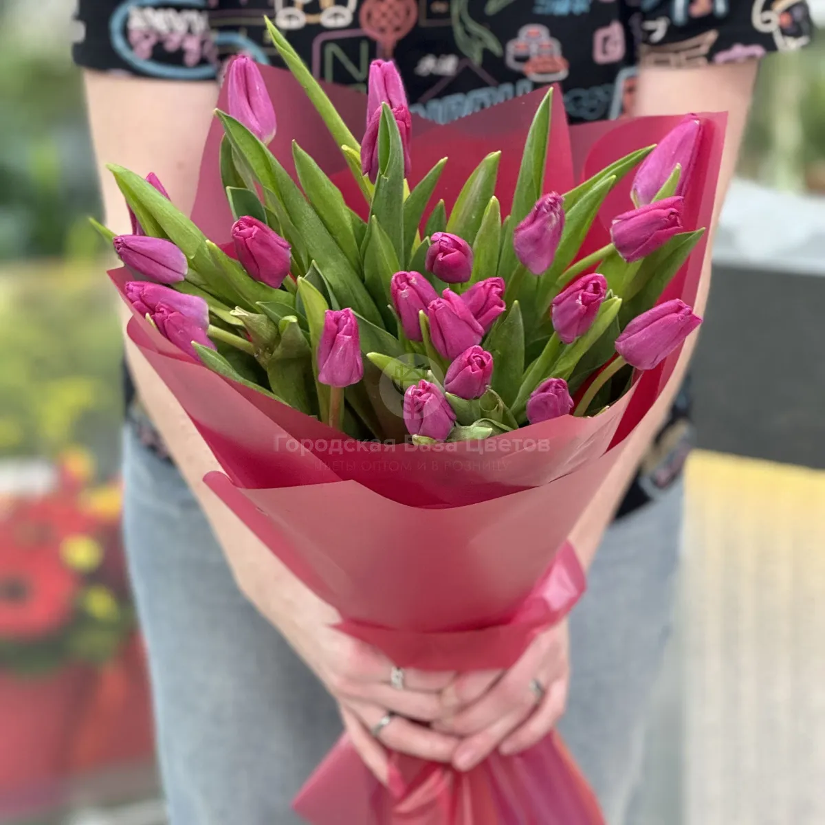 57 красных тюльпанов фото №2 57 красных тюльпанов