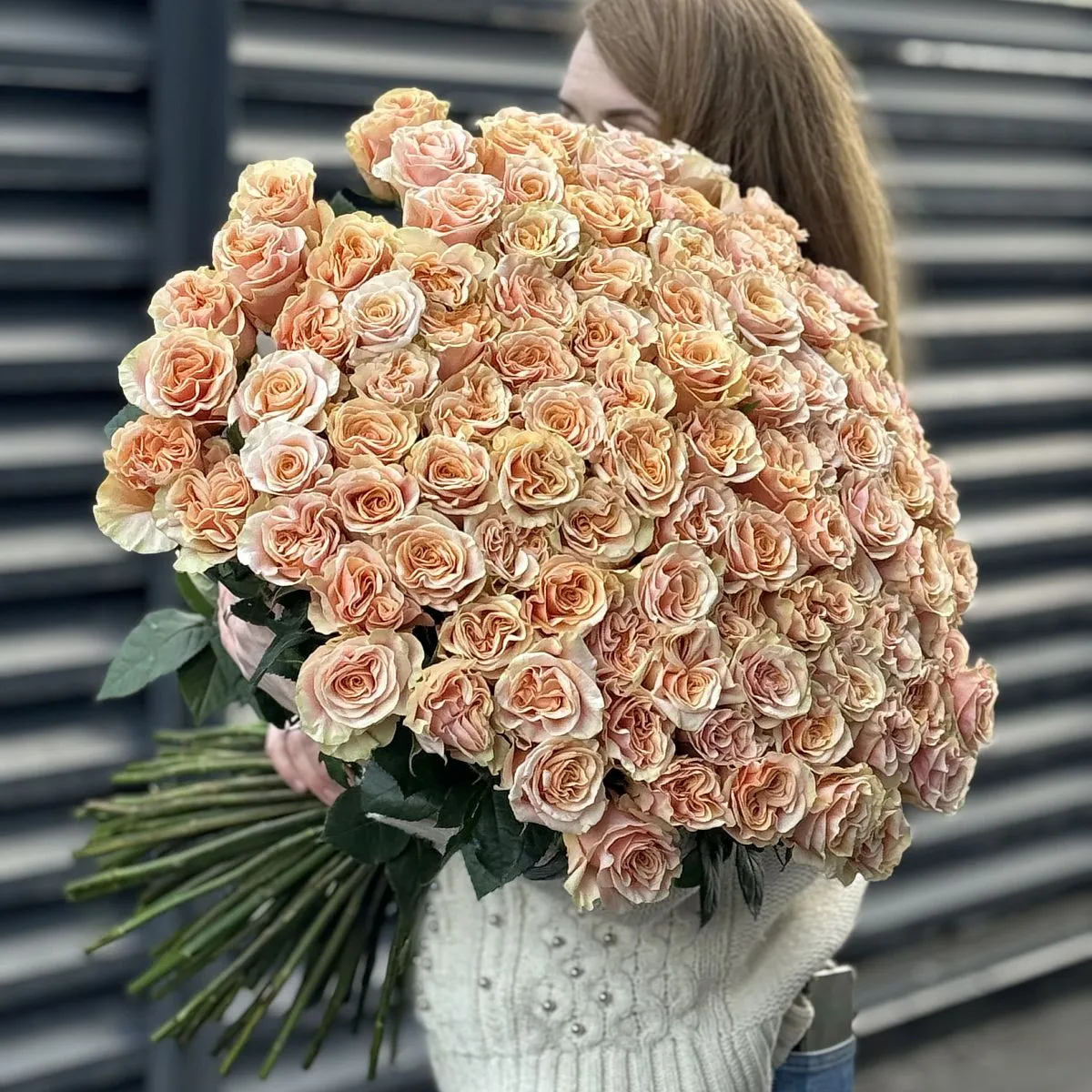 Букет 101 кремовая роза эквадор (60см)