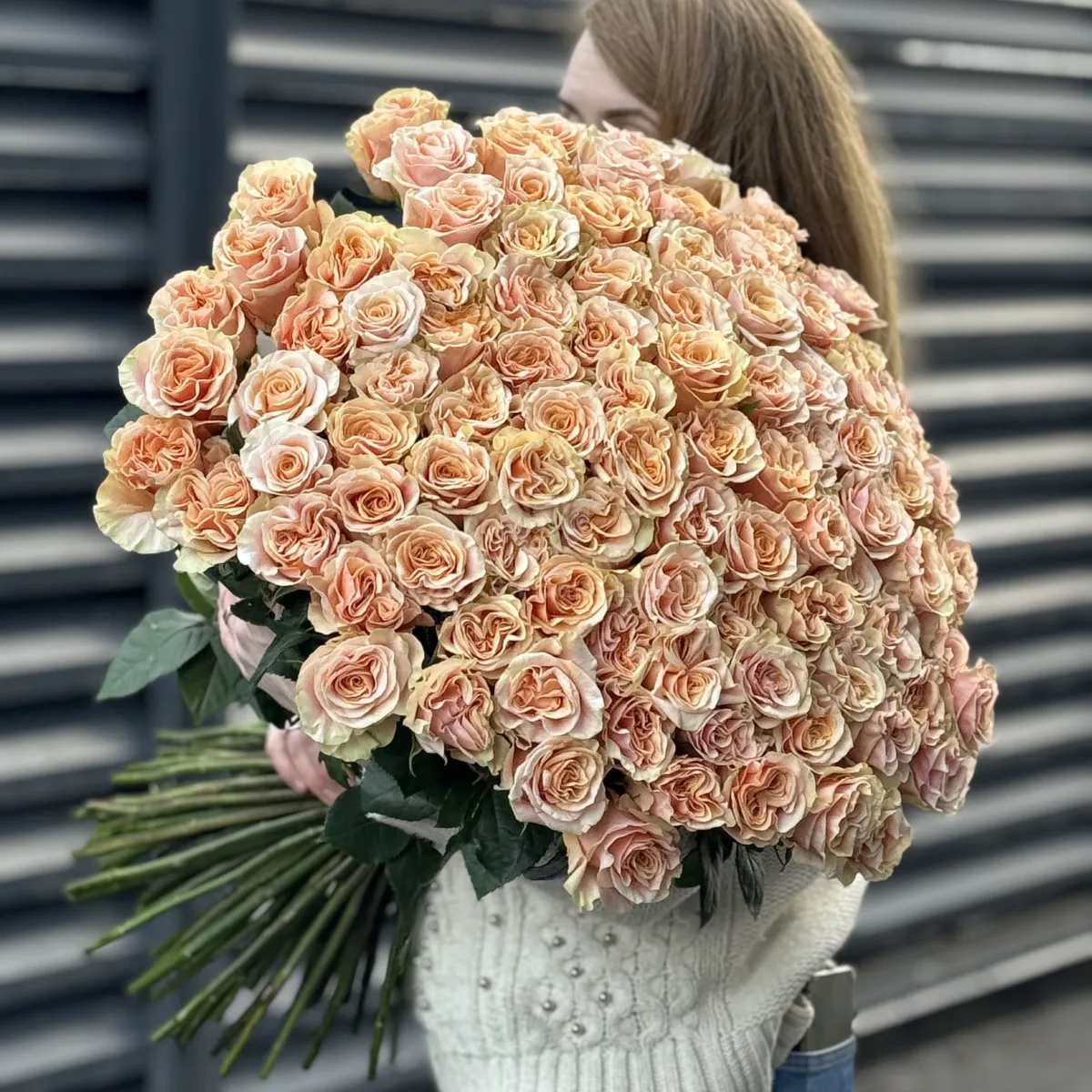 Букет 101 кремовая роза эквадор (70см)