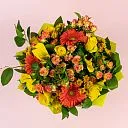 Букет из роз микс, гербер и жёлтых калл