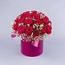 33 ярко-розовые розы в коробке