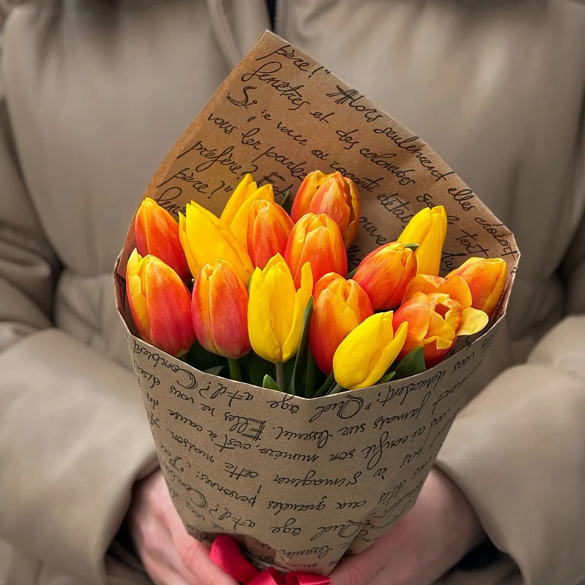 Букет из 15 оранжевых тюльпановфото №2 Букет из 15 оранжевых тюльпанов