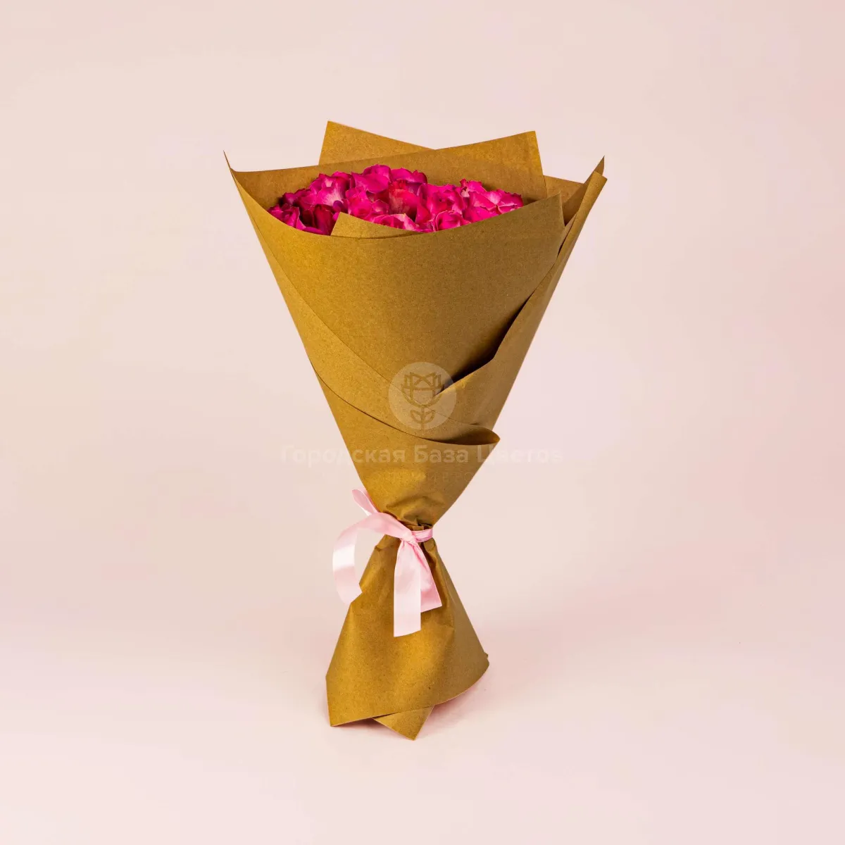 29 ярко-розовых роз (60см)
