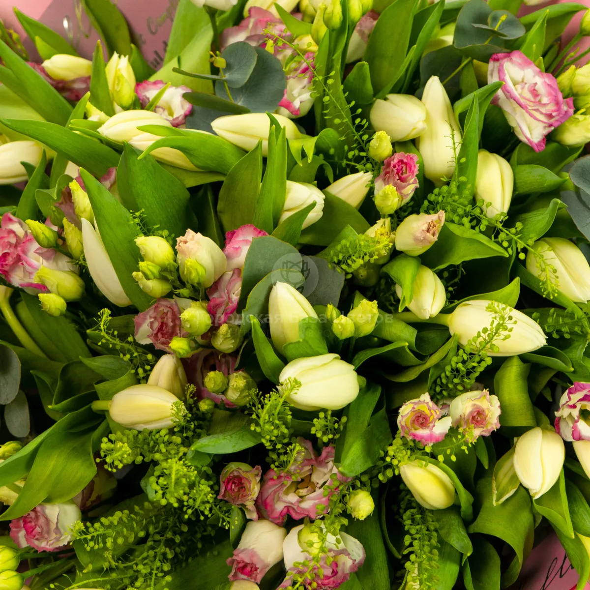 Букет из 45 тюльпанов и эустом фото №4 Букет из 45 тюльпанов и эустом