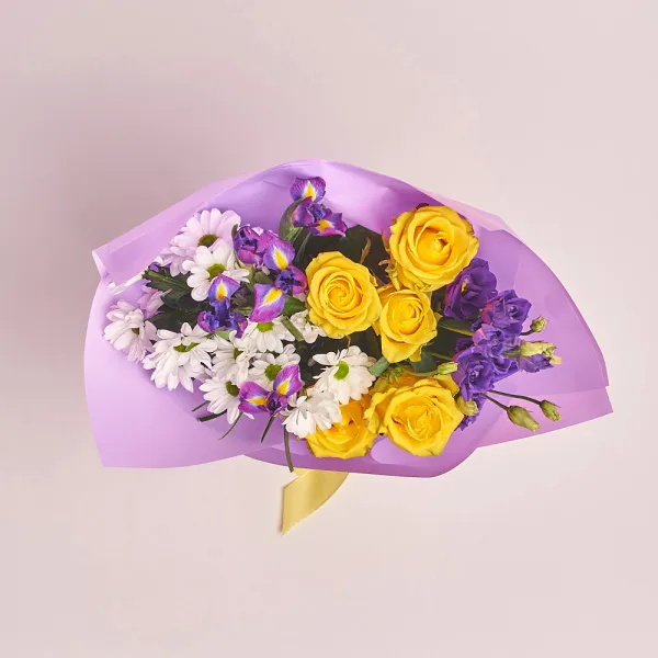 Букет из желтых роз, хризантем и эустом (45 см)