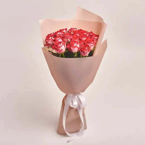 19 красно-белых роз (50 см)