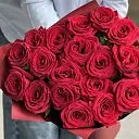 Букет из 19 красных роз (70 см)