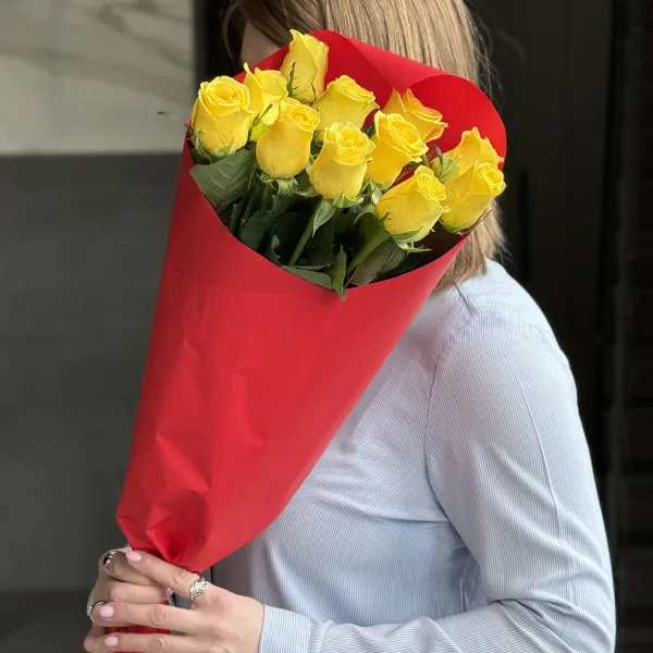 Букет из 11 жёлтых роз (50 см)