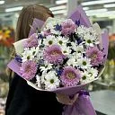 Букет из хризантем и ирисов
