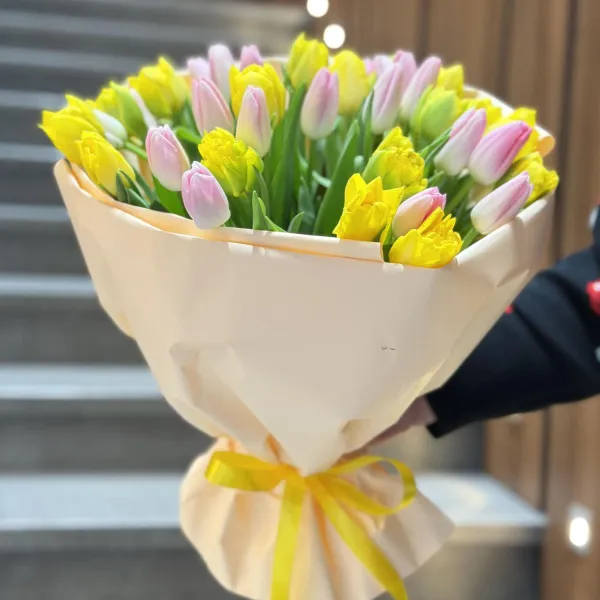 Букет из тюльпанов