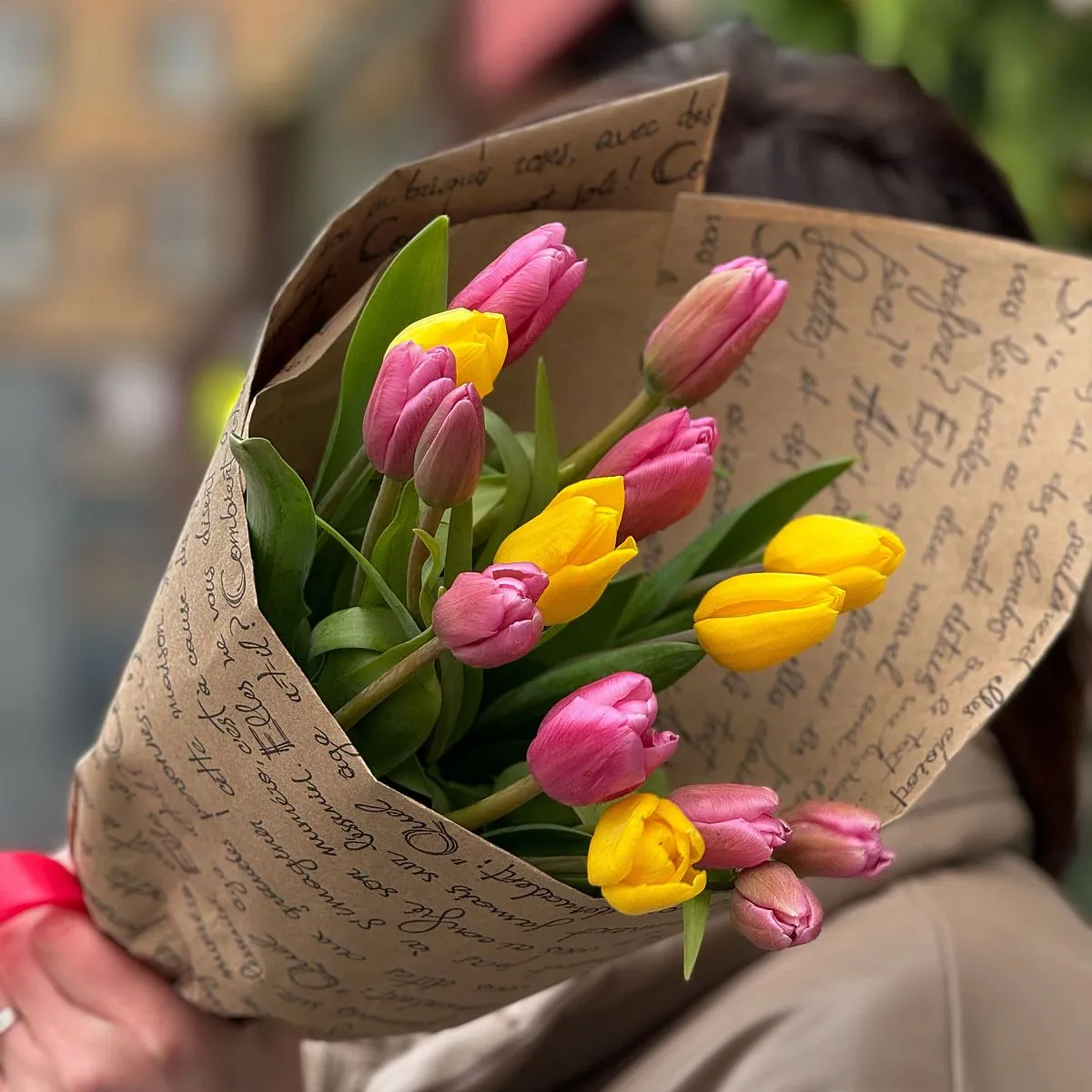 Букет из 15 микс тюльпанов